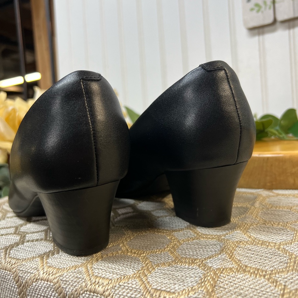 Clarks Teresa Block Heel Comfort Pumps - Picture 5 of 7